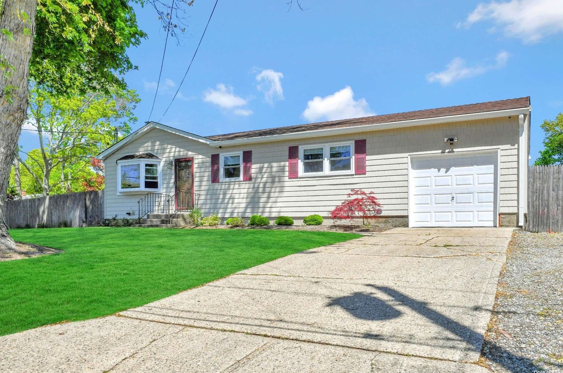 167 Parkside Ave, Miller Place, NY 11764