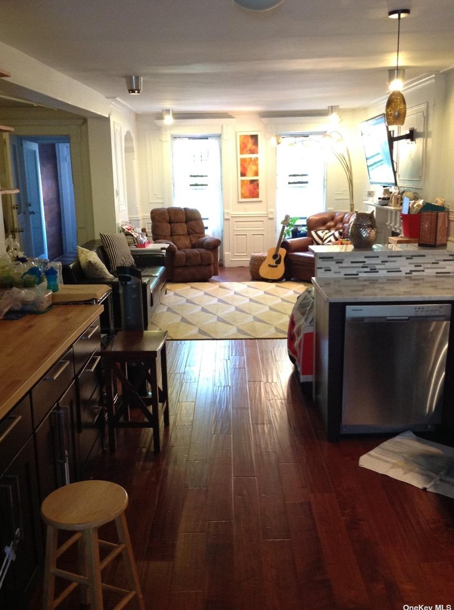 814 Jefferson Ave, Brooklyn, NY 11221