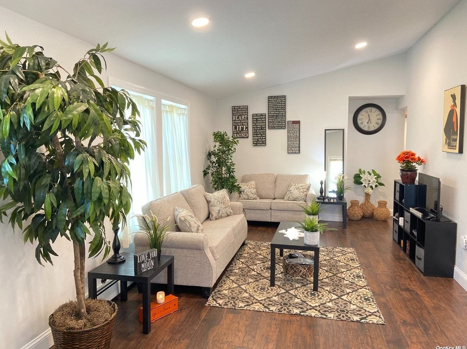 70 Gates Ave, Central Islip, NY 11722