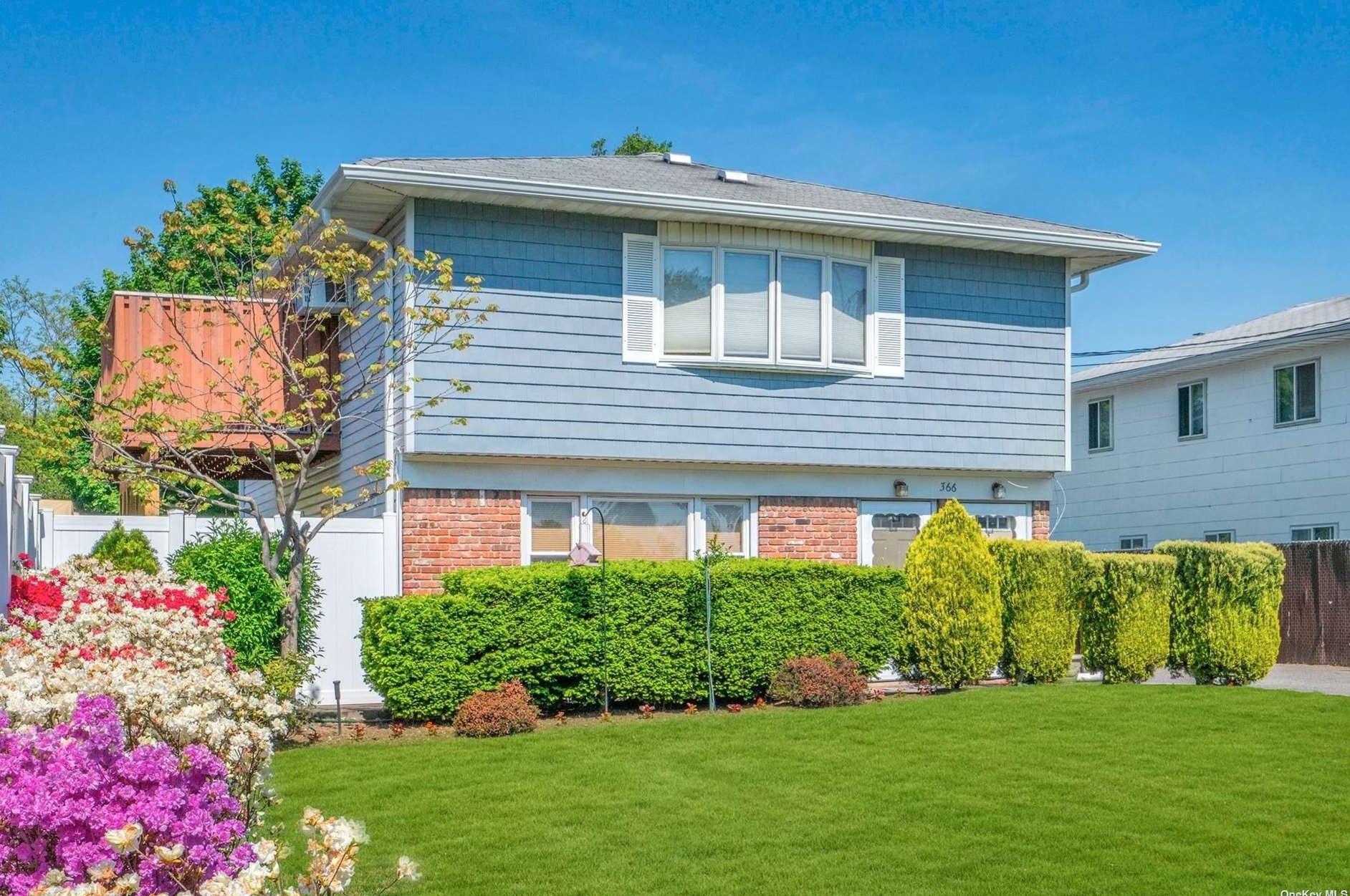 366 Great East Neck Rd, Babylon, NY 11704