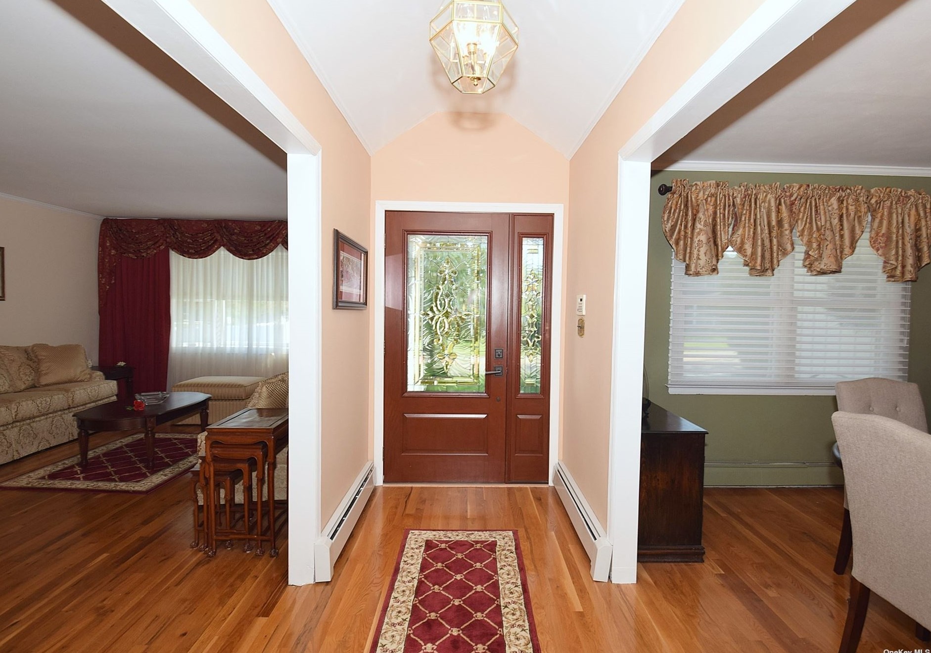 34 Maryland St, Huntington Station, NY 11746