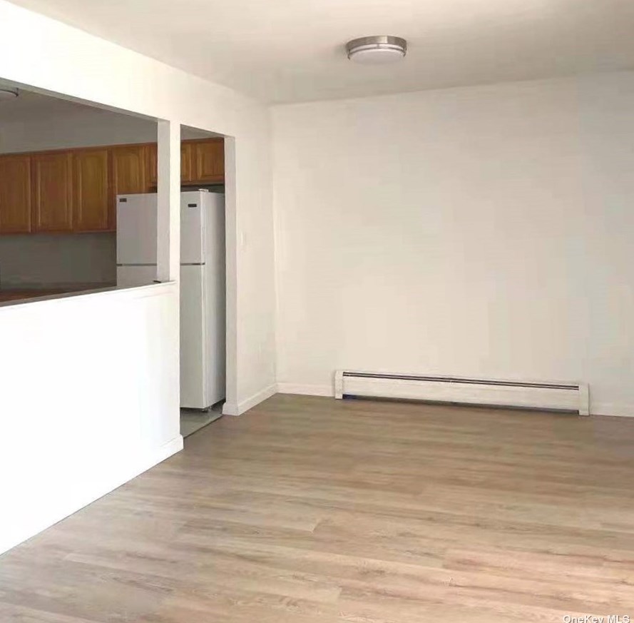 46-11 76th St #3fl, Flushing, NY 11373