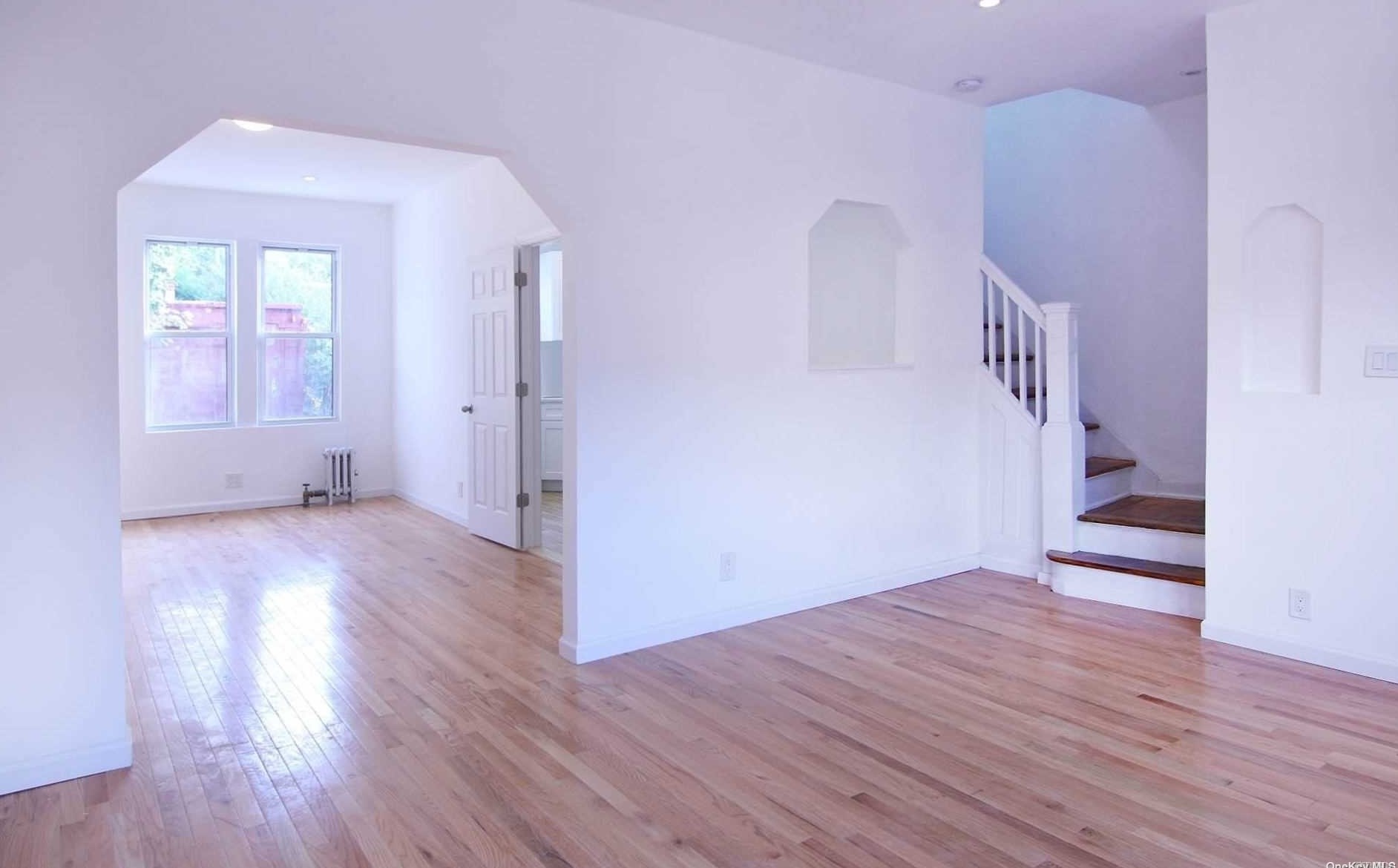 60-32 60th Dr, Flushing, NY 11378