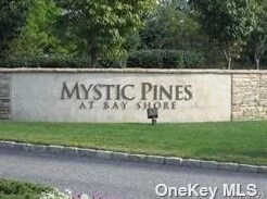 36 Sugar Pine Ln, Bayshore, NY 11706