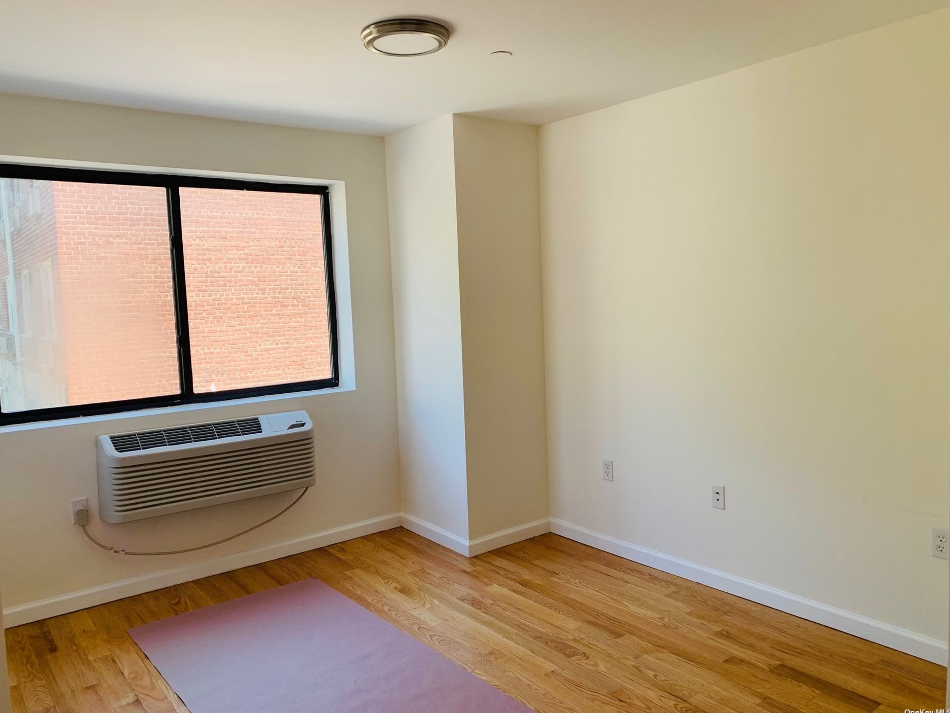 85-23 Broadway #2b, Flushing, NY 11373