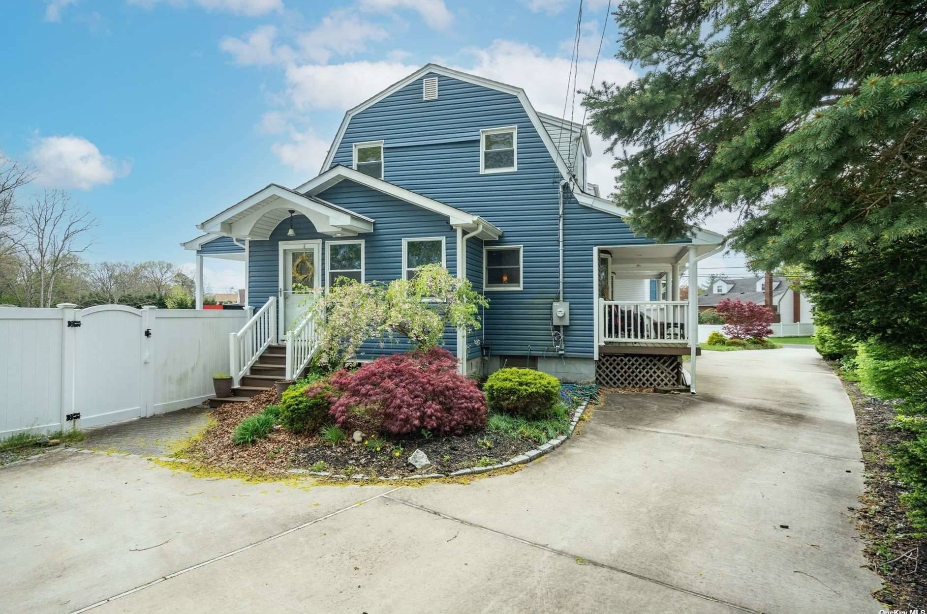 154 Shelter Rd, Hauppauge, NY 11779-4715