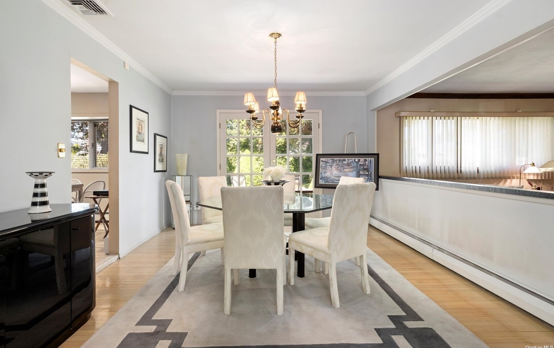 12 Ann Dr, Syosset NY  11791-5904 exterior