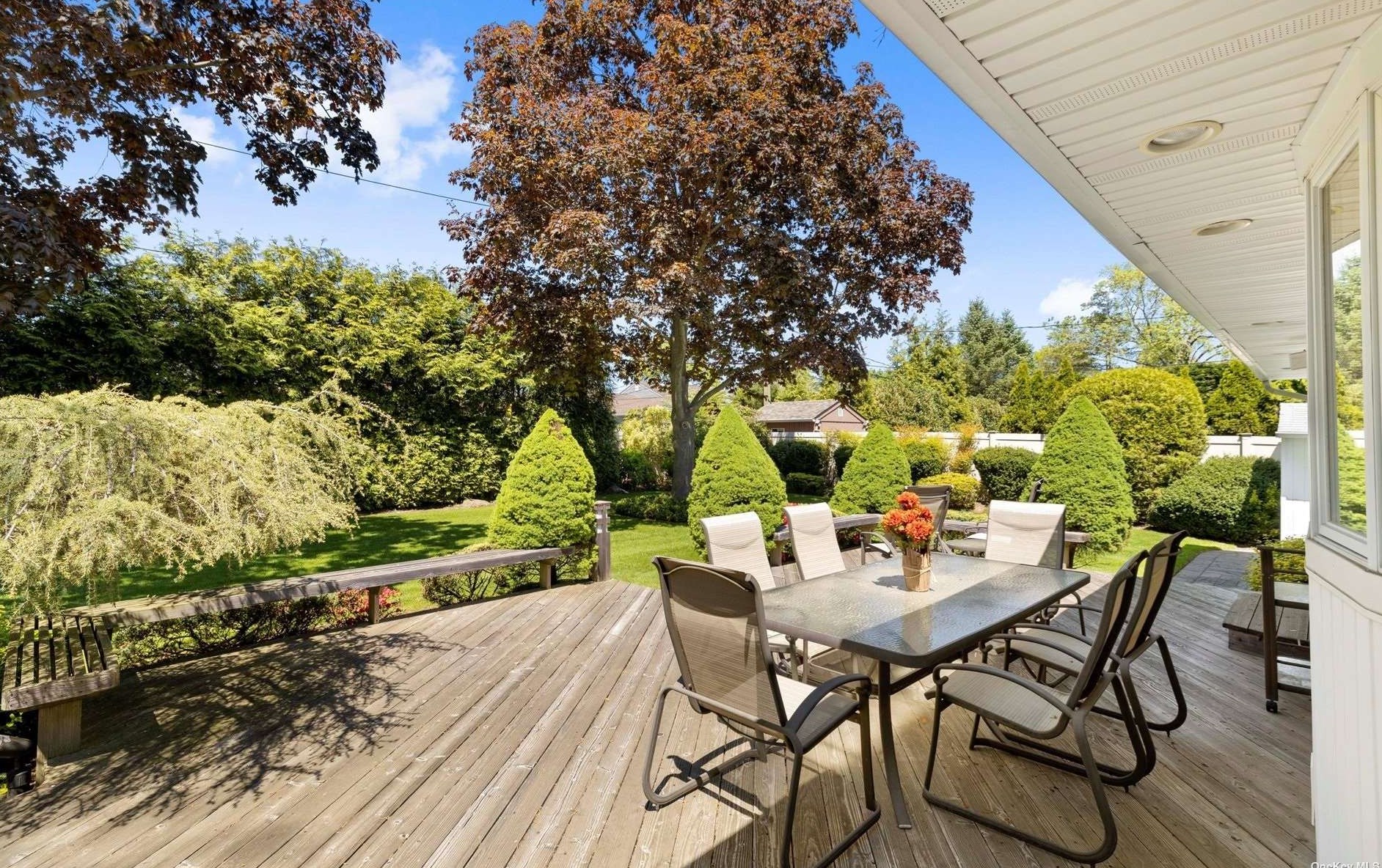 12 Ann Dr, Syosset NY  11791-5904 exterior