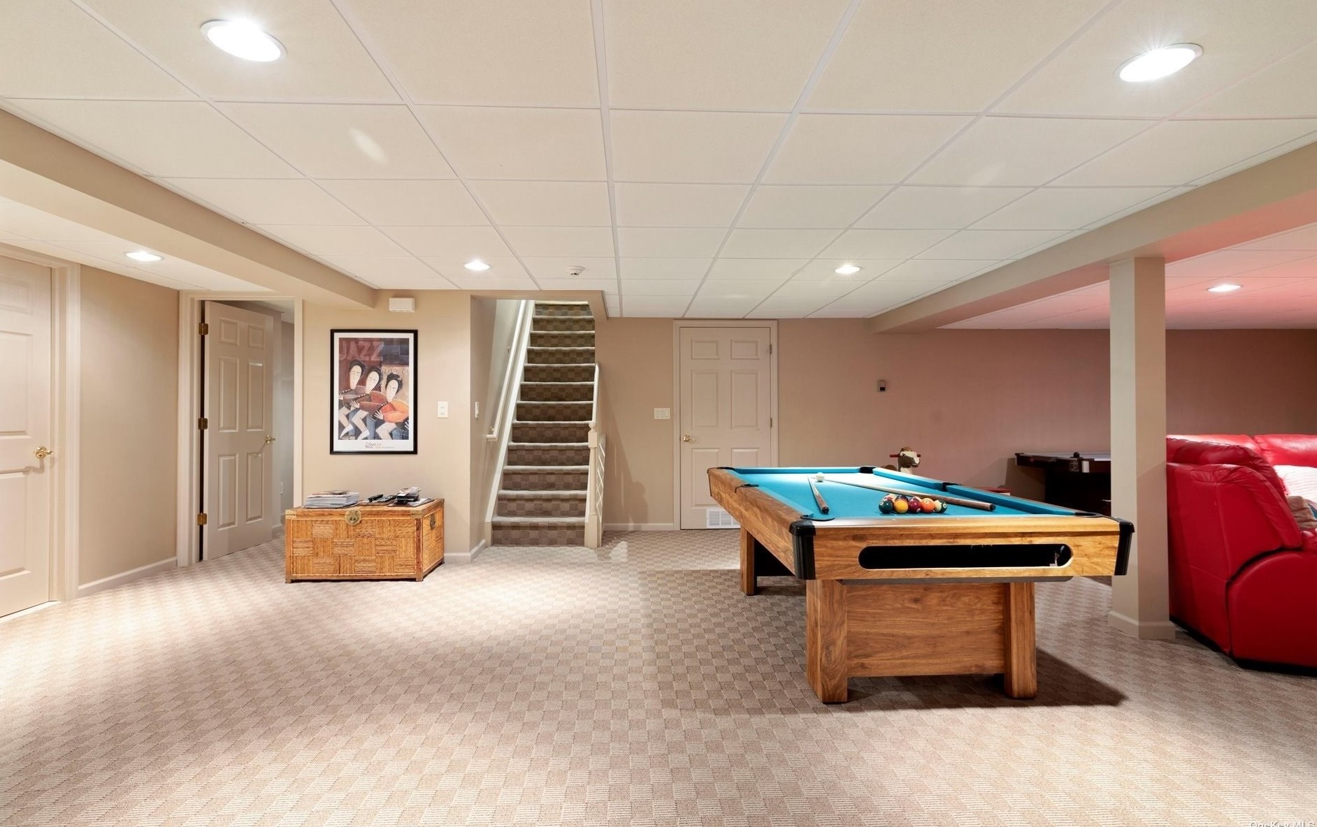 12 Ann Dr, Syosset NY  11791-5904 exterior