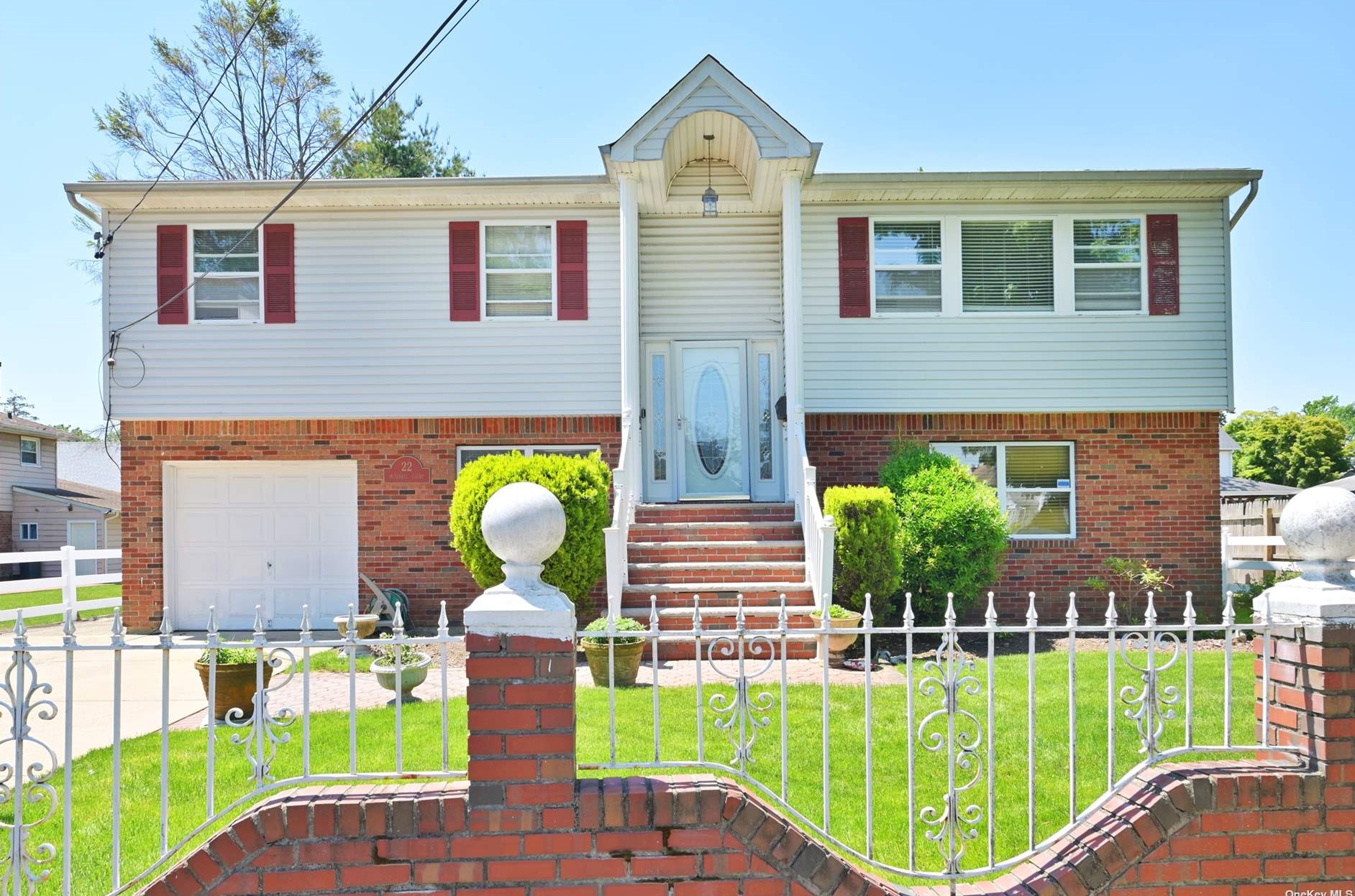22 Mitchell Ct, Hempstead, NY 11550-3518