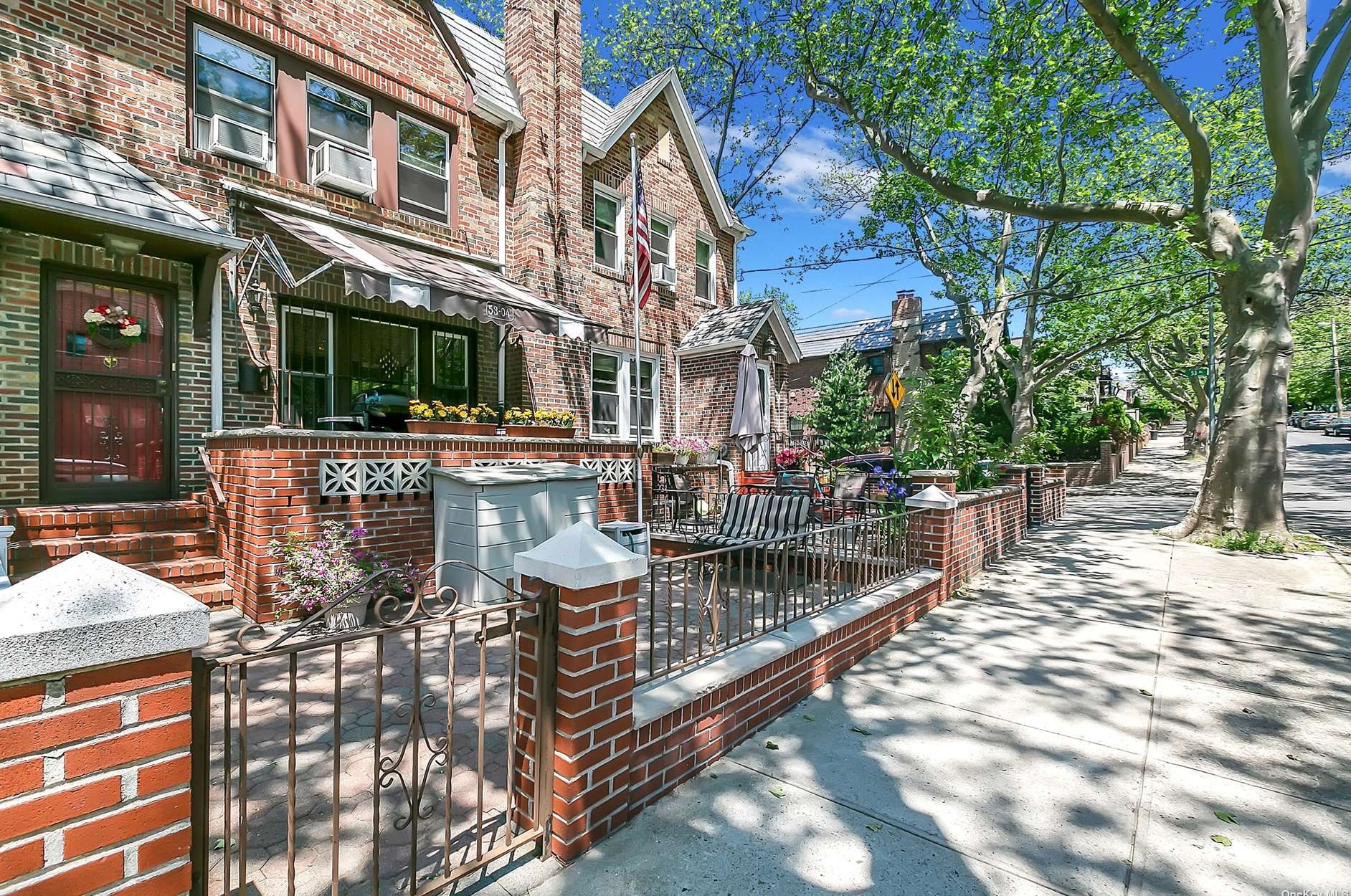 53-04 62nd St, Flushing, NY 11378-2031