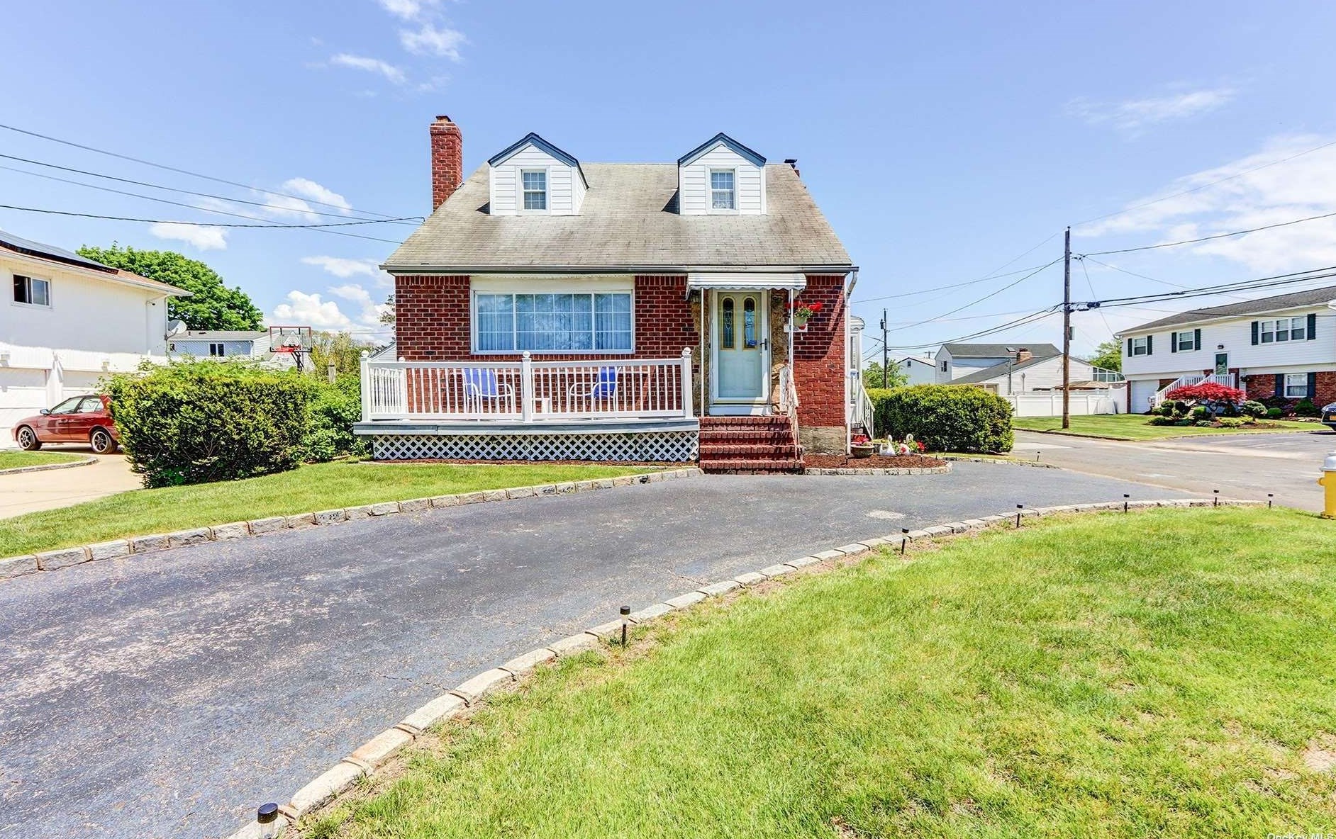 1745 Quentin St, Babylon, NY 11704
