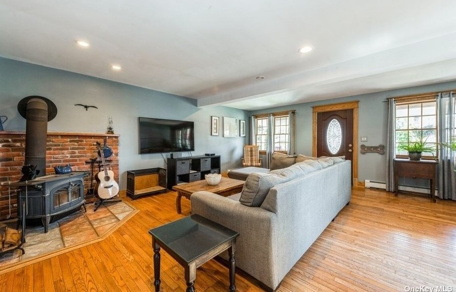 1731 Glenmore Ave, Hempstead, NY 11554-2414