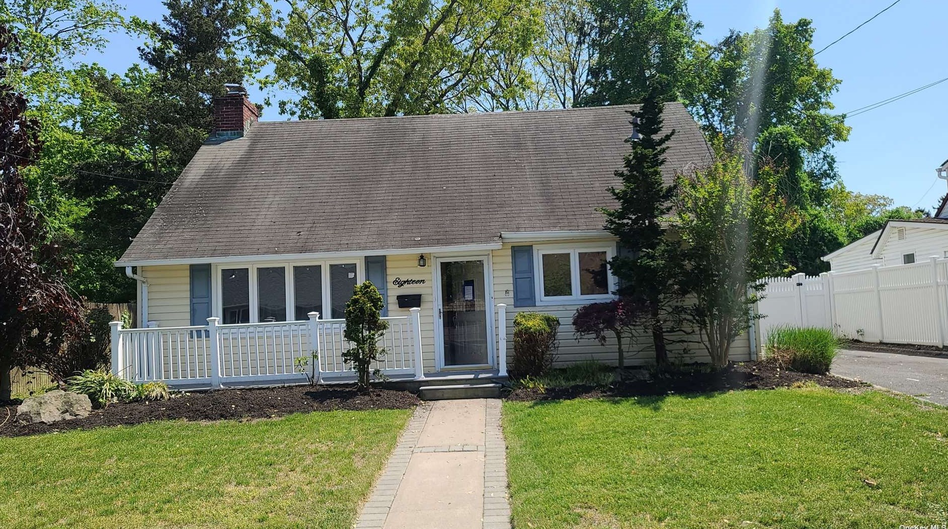 18 E Gate, Copiague, NY 11726