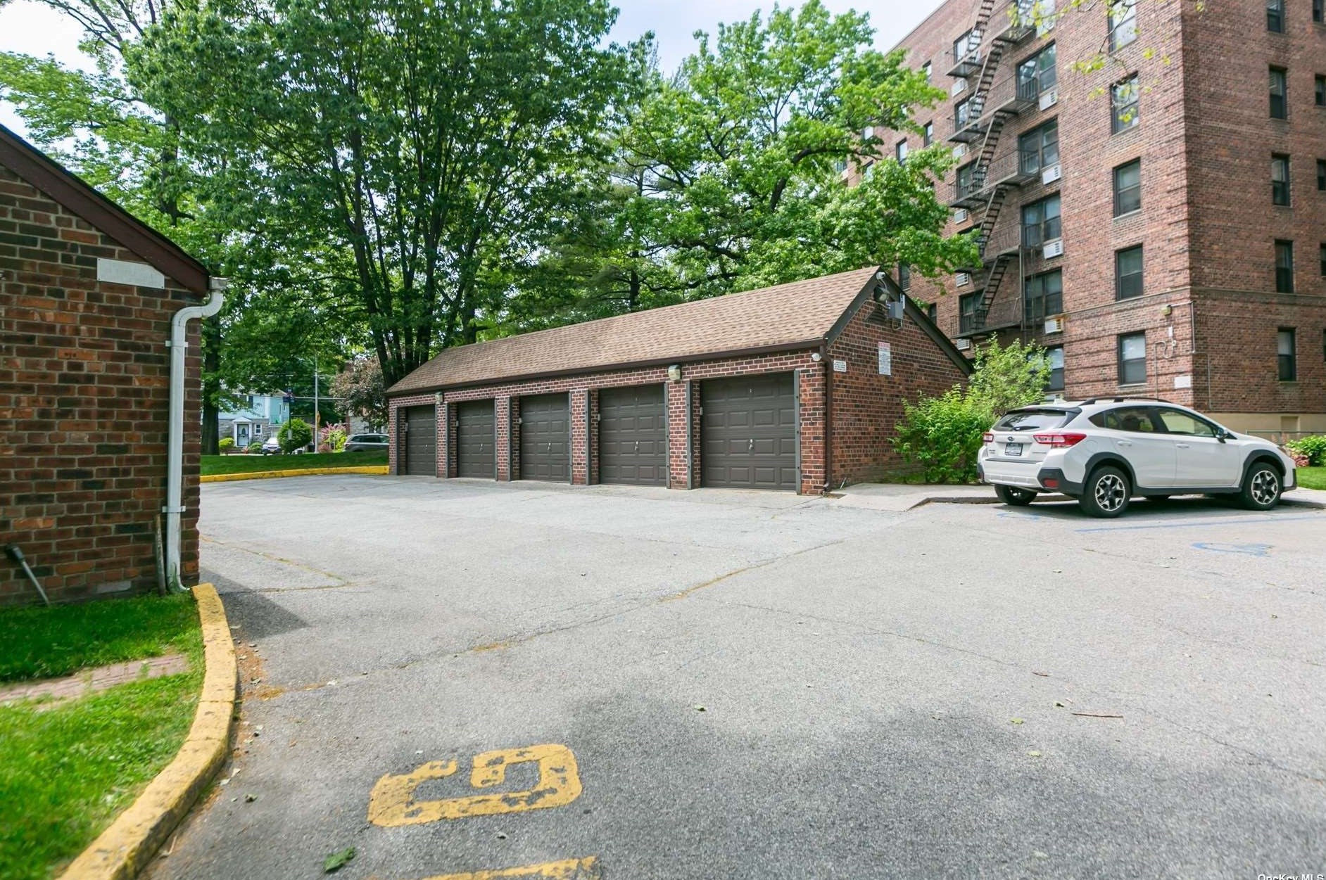 80-35 Springfield Blvd, Flushing NY  11364-3556 exterior