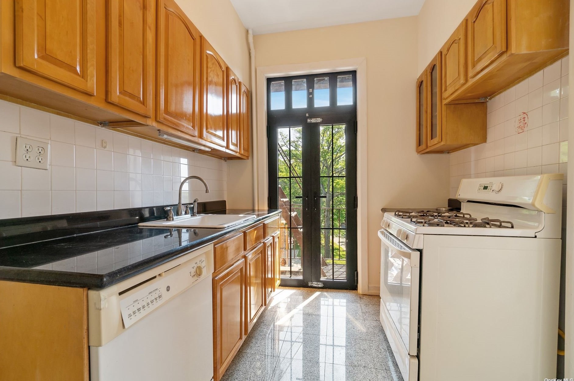 117-14 Union Tpke #dd2, Jamaica, NY 11415