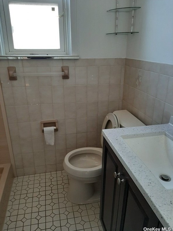 43-38 189st #1, Flushing, NY 11358