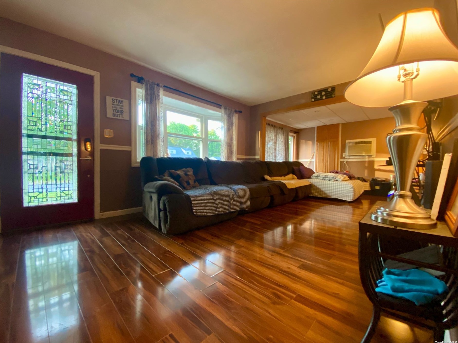 12 Gray St, Pine Air, NY 11717-6008