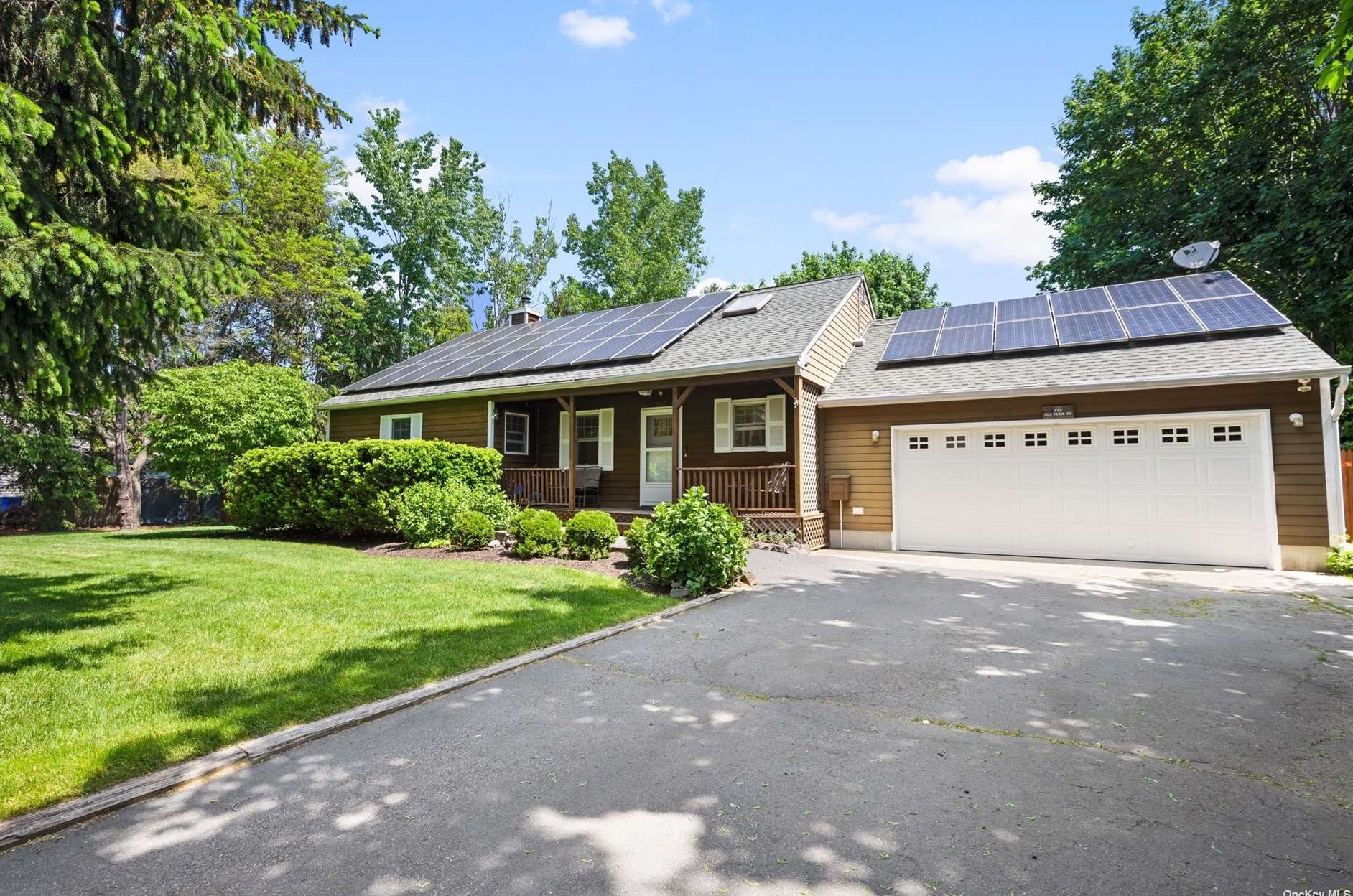 200 Old Farm Rd, Northampton, NY 11901