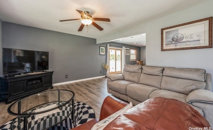 1286 Leslie Ln, North Bellmore, NY 11710