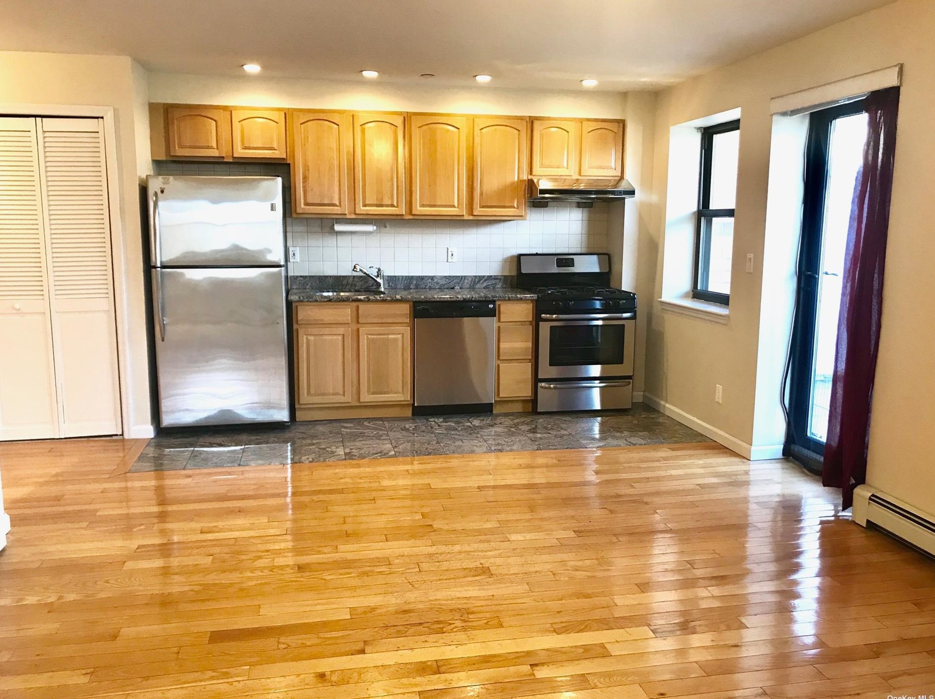 3636 Prince St Apt 5c, Flushing, NY