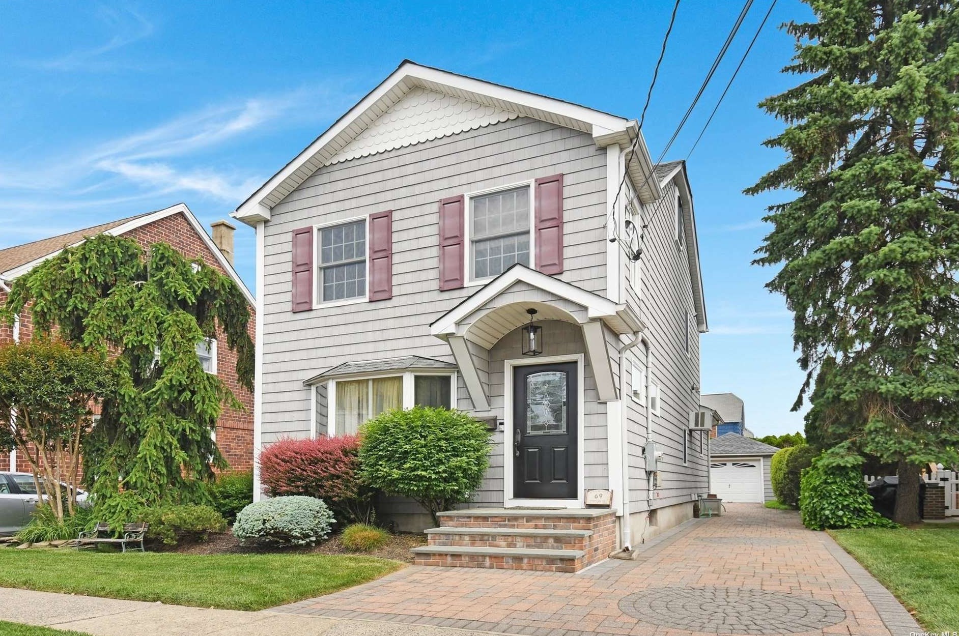 69 Fordham St, Williston Park, NY 11596