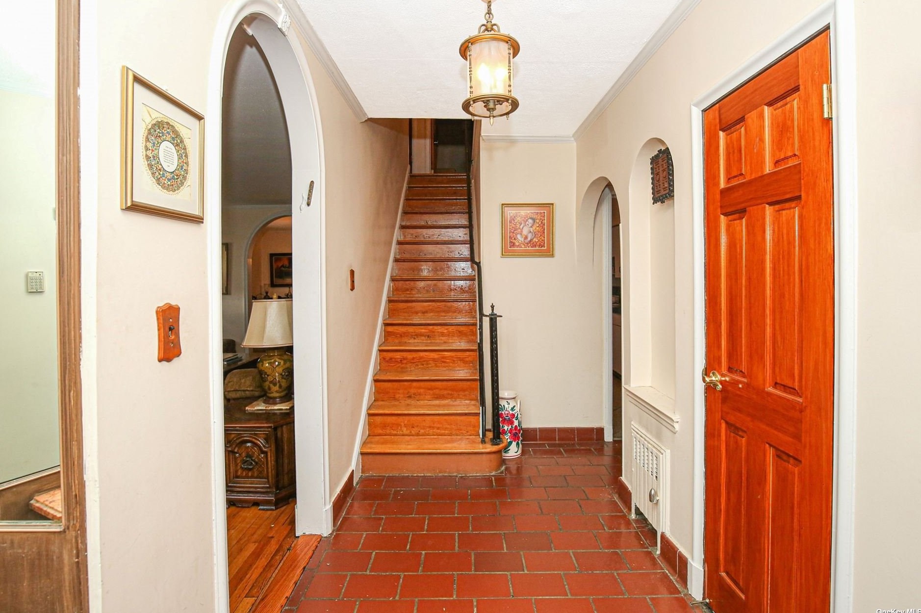 75-03 192nd St, Flushing, NY 11366-2422