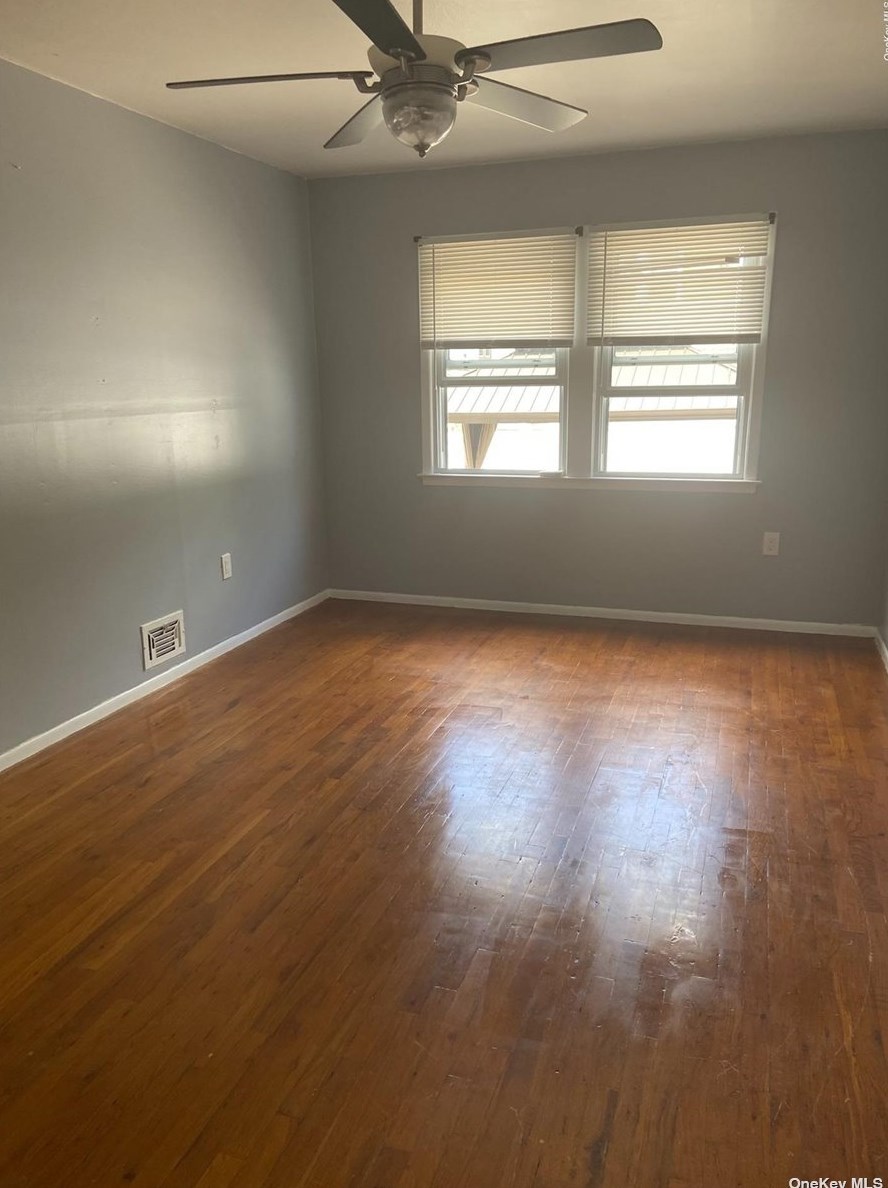223-21 56th Rd, Flushing, NY 11364