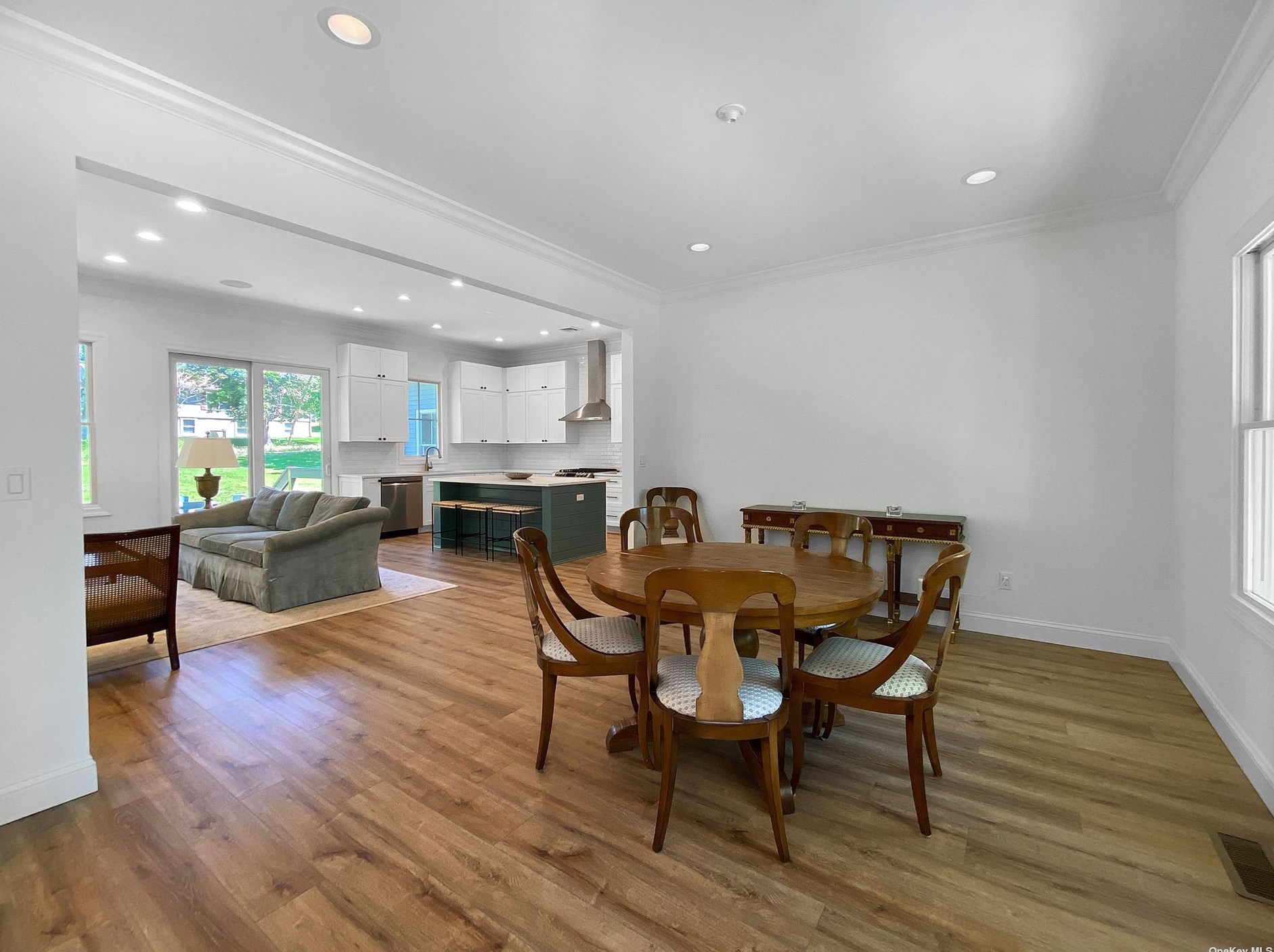 9325 Main Bayview Rd, Southold, NY 11971