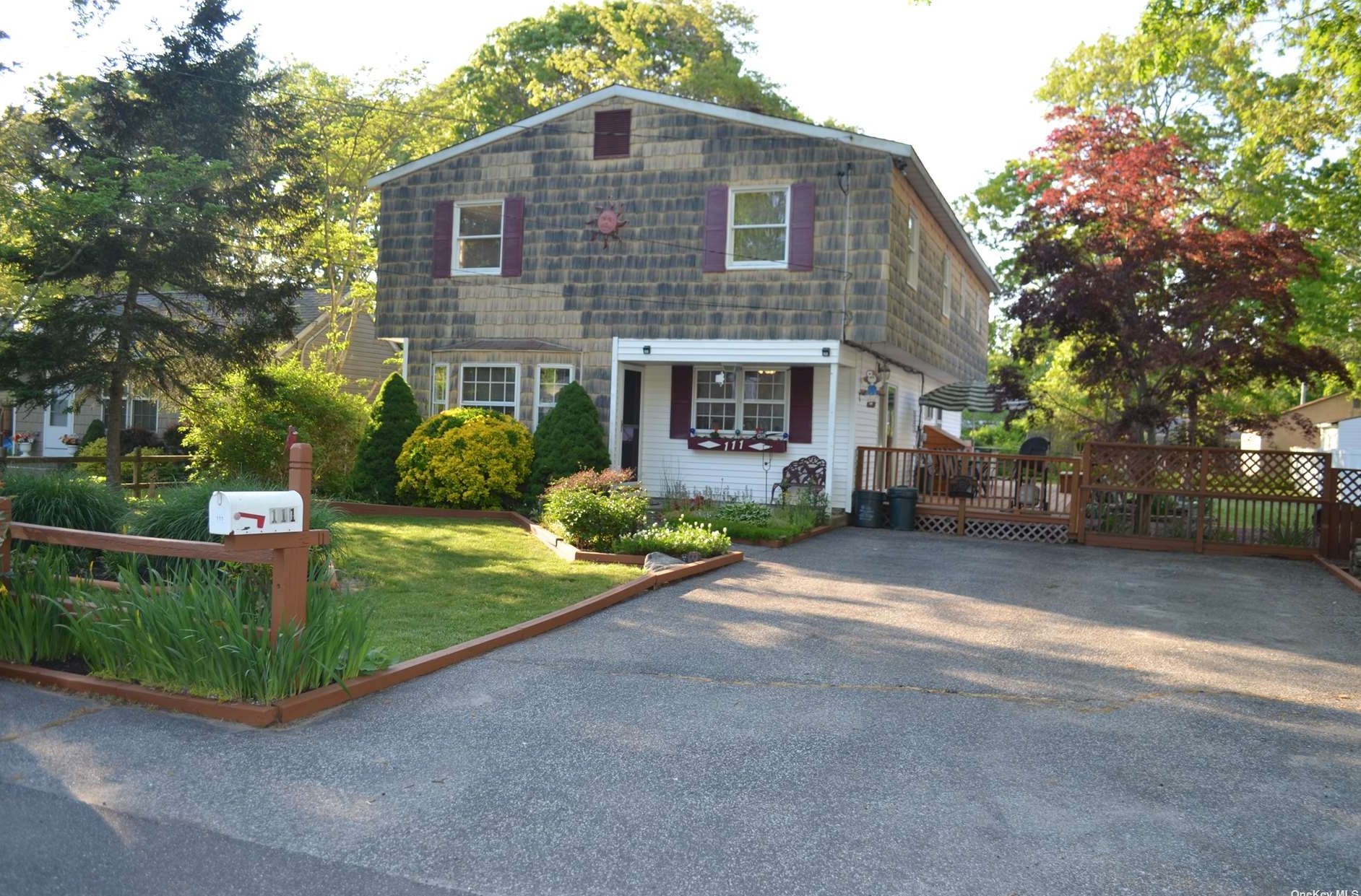 111 Baybright Dr, Smith Point, NY 11967-4136