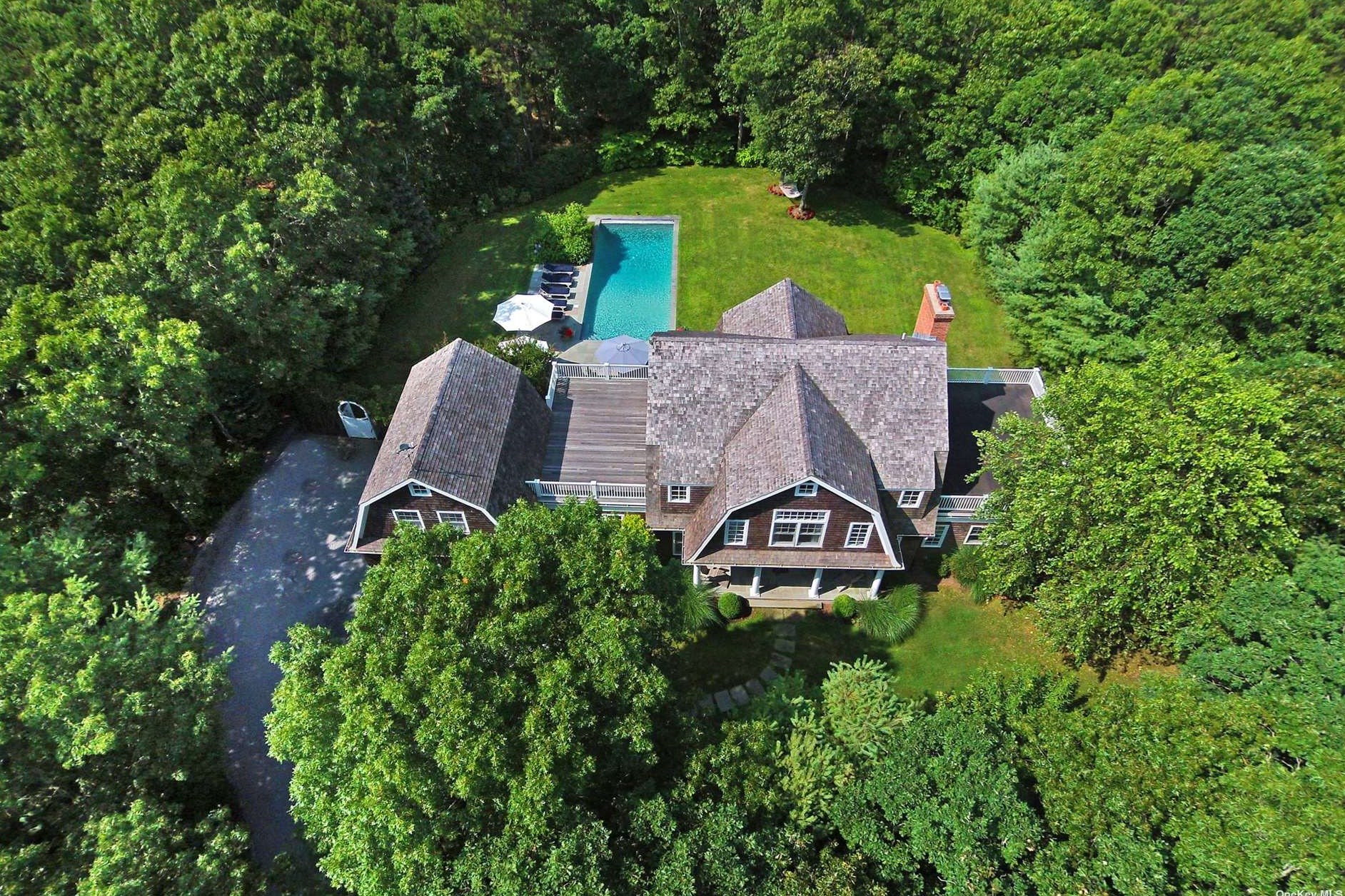 21 Dering Ln, East Hampton, NY 11937