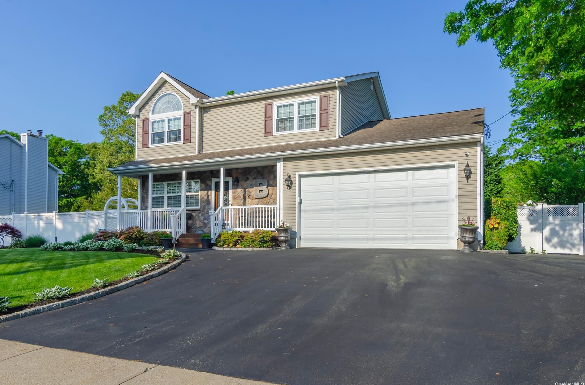 11 1st Ave, Holtsville, NY 11742 MLS 3315751 Coldwell Banker