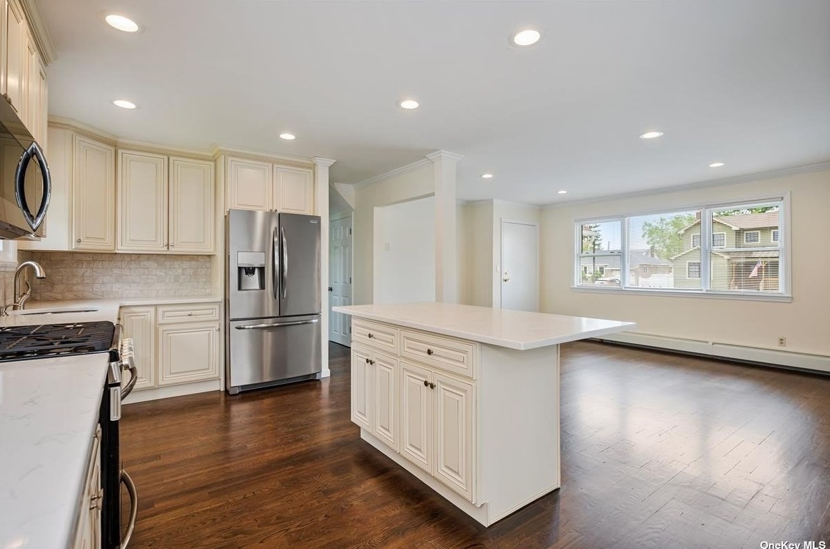 66 William Rd, East Massapequa, NY 11758-2221