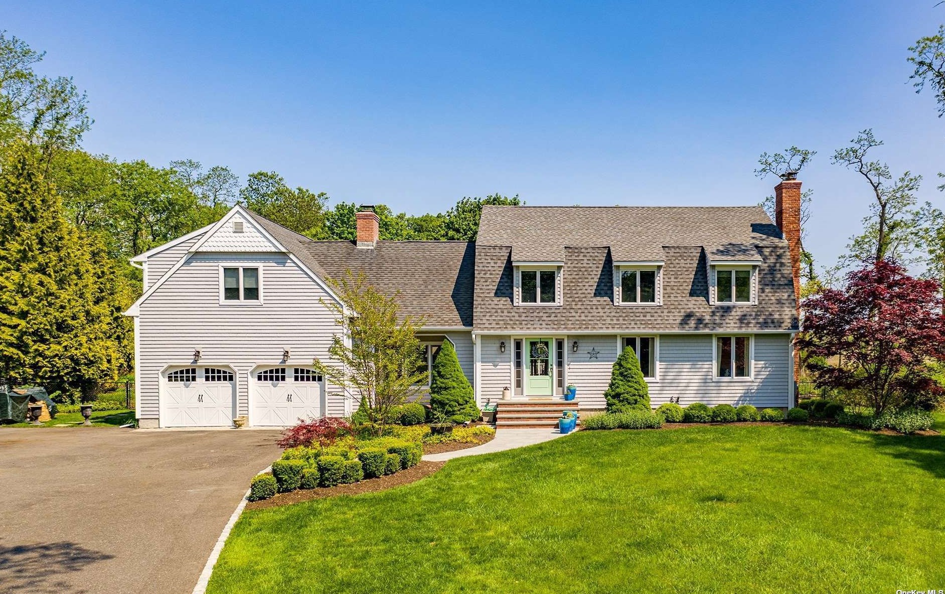 41 Evergreen Ave, East Moriches, NY 11940
