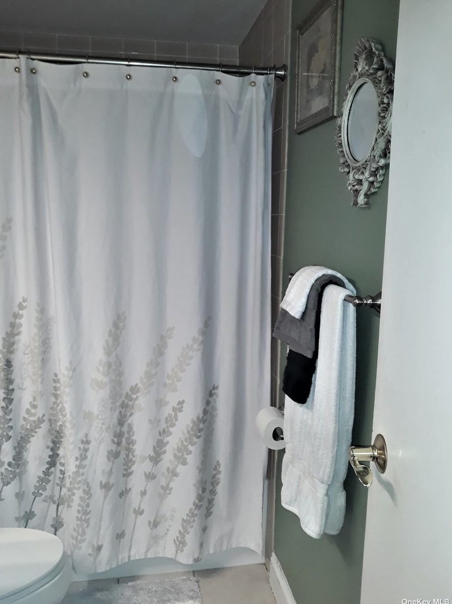 120 Glen Hollow Dr, Prt Jefferson Station NY  11776-3521 exterior