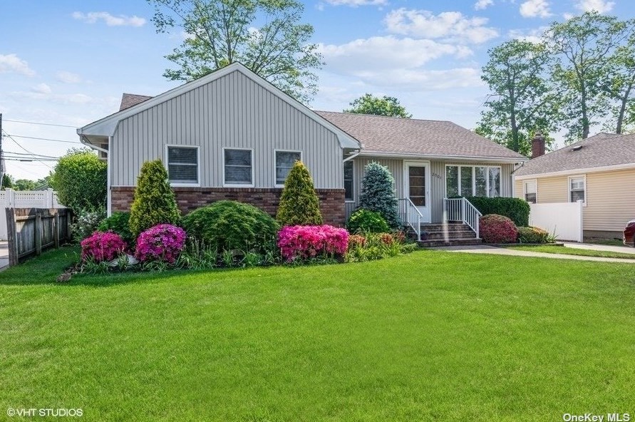 2904 Carlyle Rd, North Wantagh, NY 11793