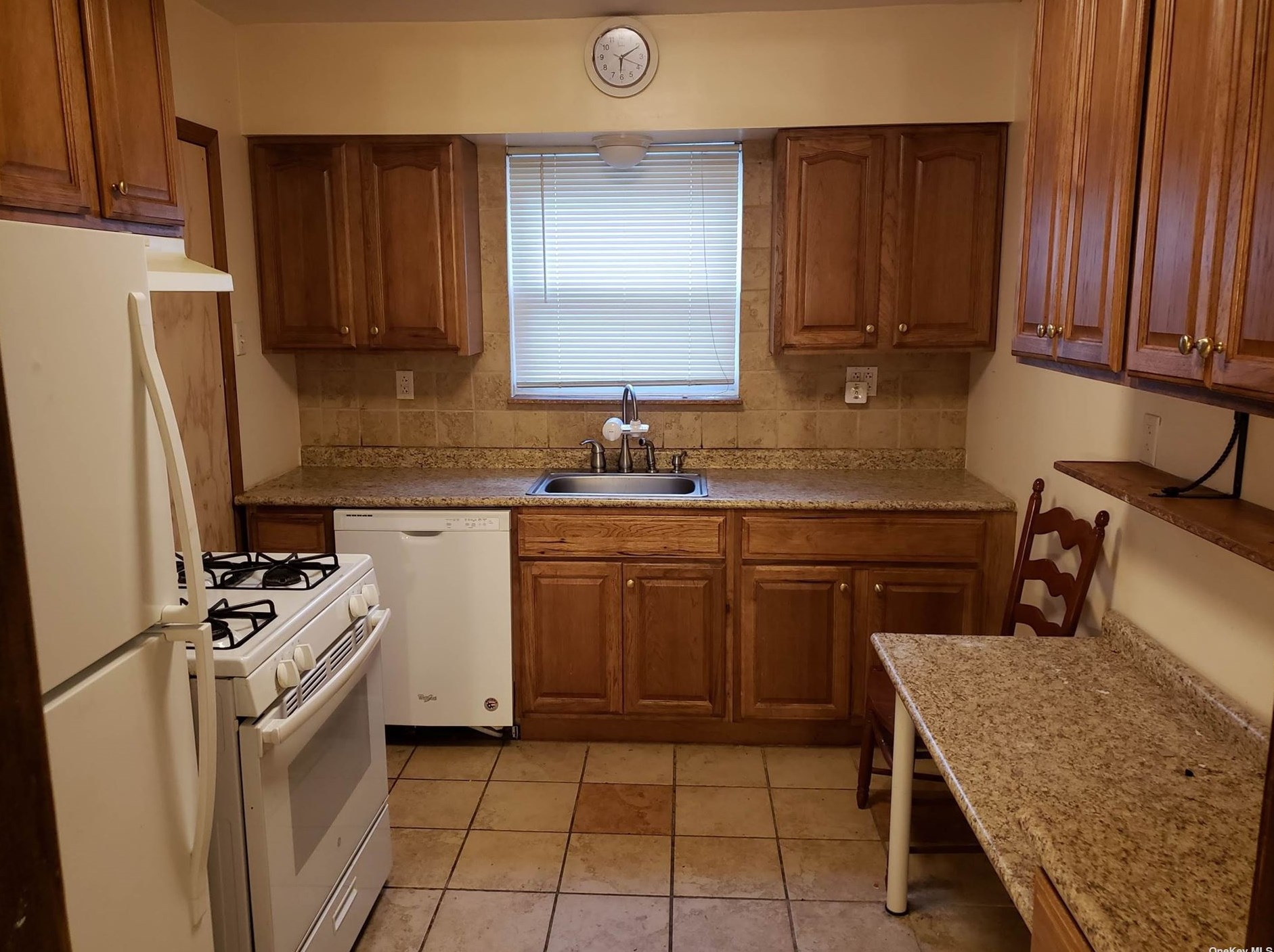 69-53 179th St, Flushing NY  11365-3539 exterior