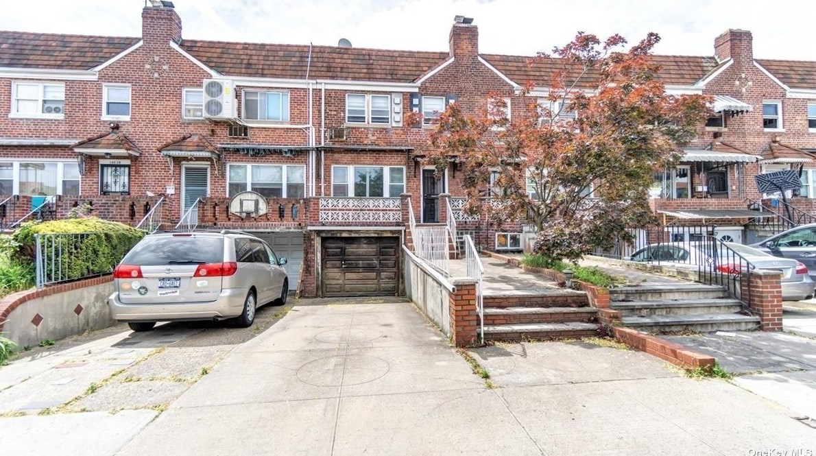 140-24 69th Ave, Flushing, NY 11367-5038