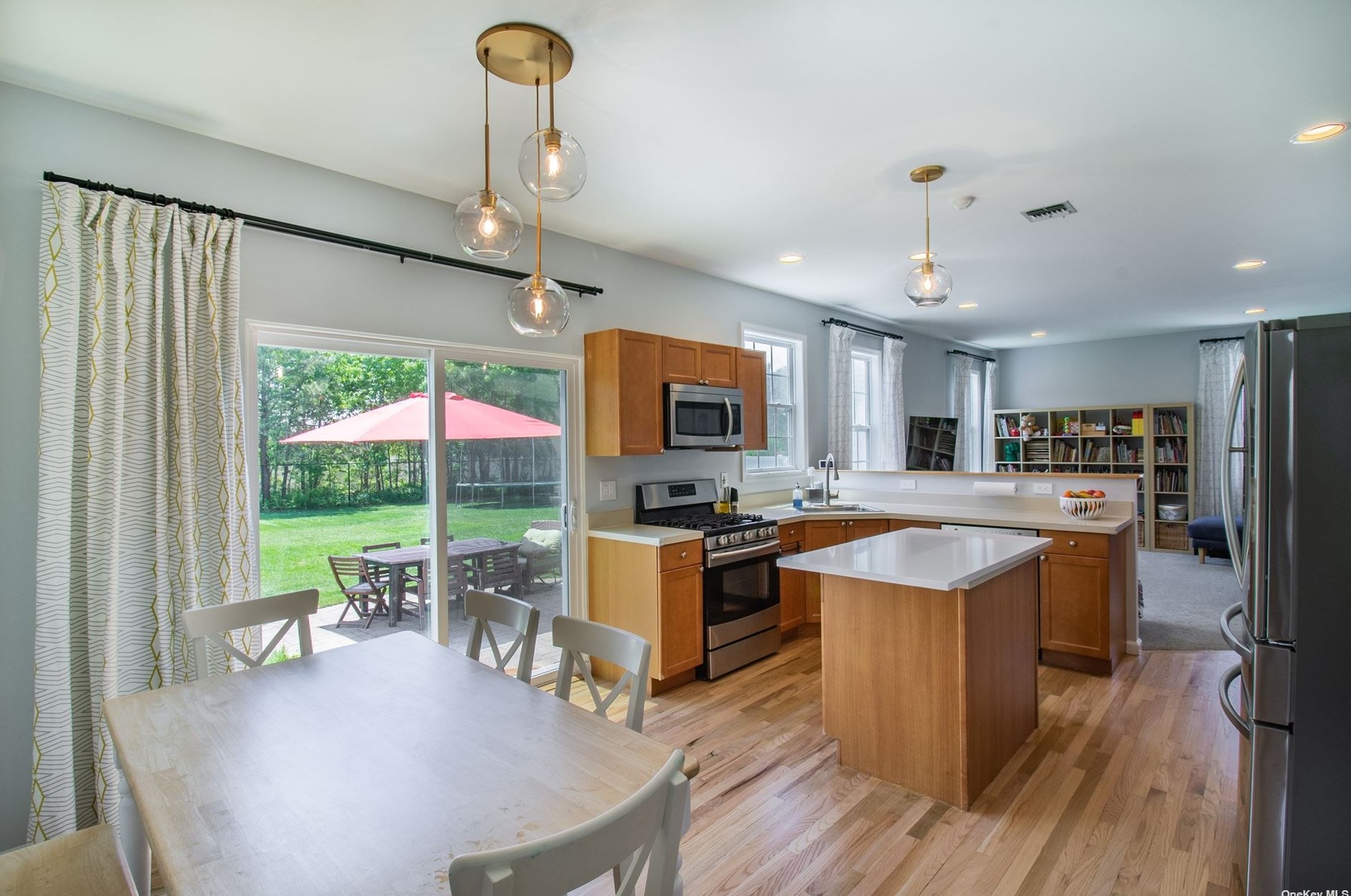 22 Audobon St, Gordon Heights, NY 11763-1578