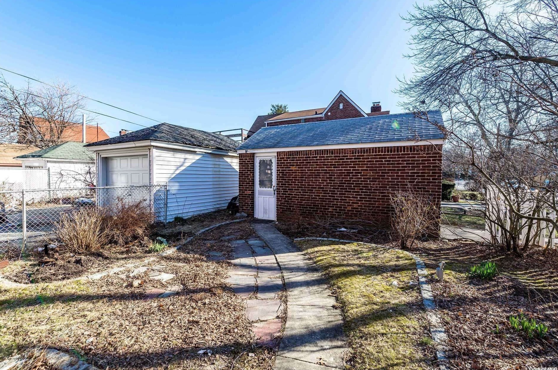 172-03 83 Ave, Jamaica, NY 11432
