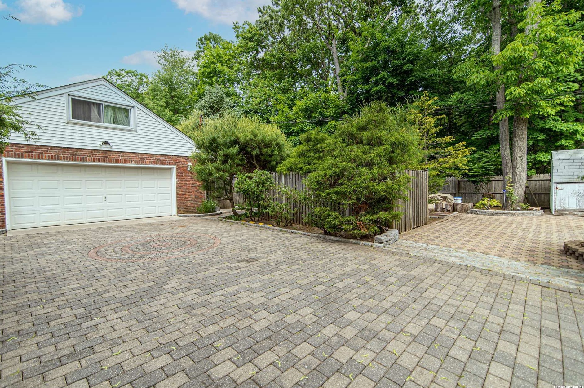 90 Sylvan Ave, Miller Place, NY 11764