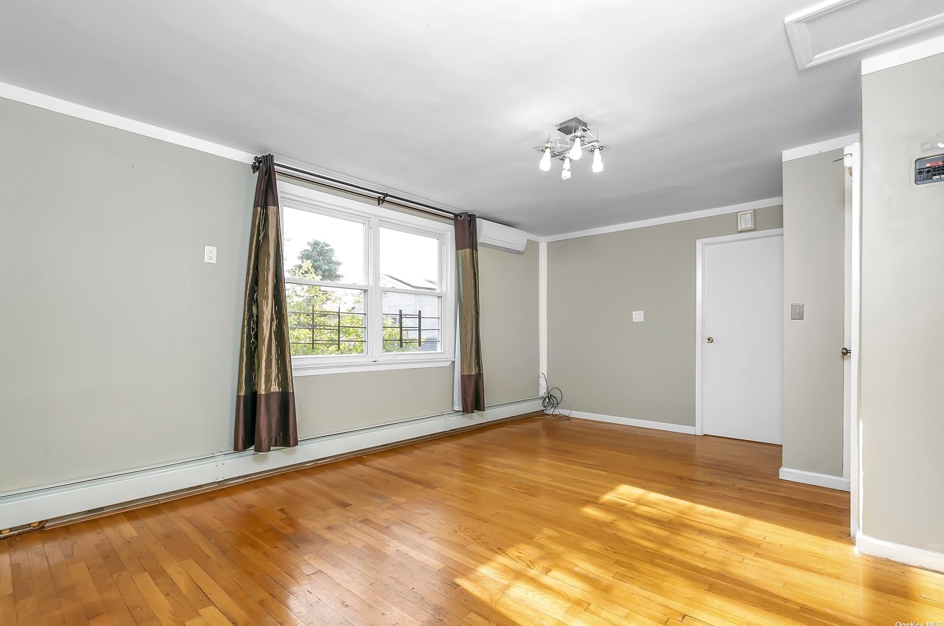 65-16 168th St, Flushing, NY 11365