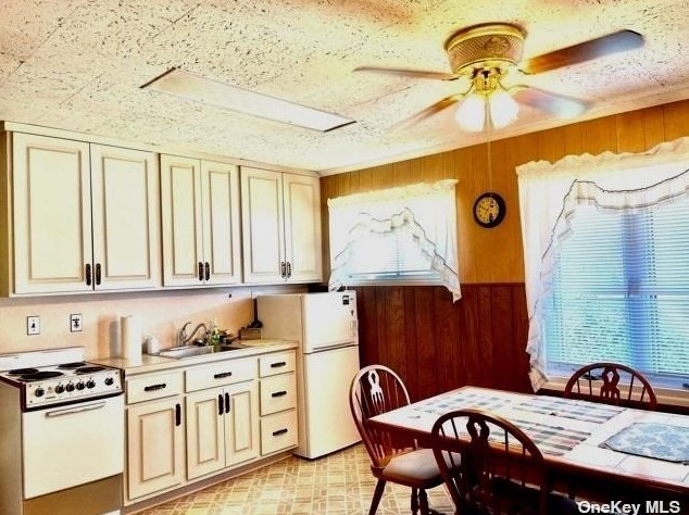 31 Wander Ln, North Wantagh, NY 11793