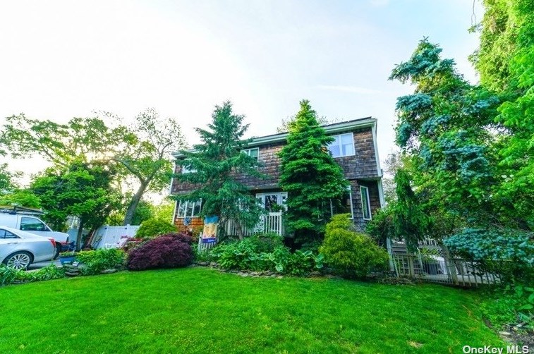 195 Kensington, Copiague, NY 11726