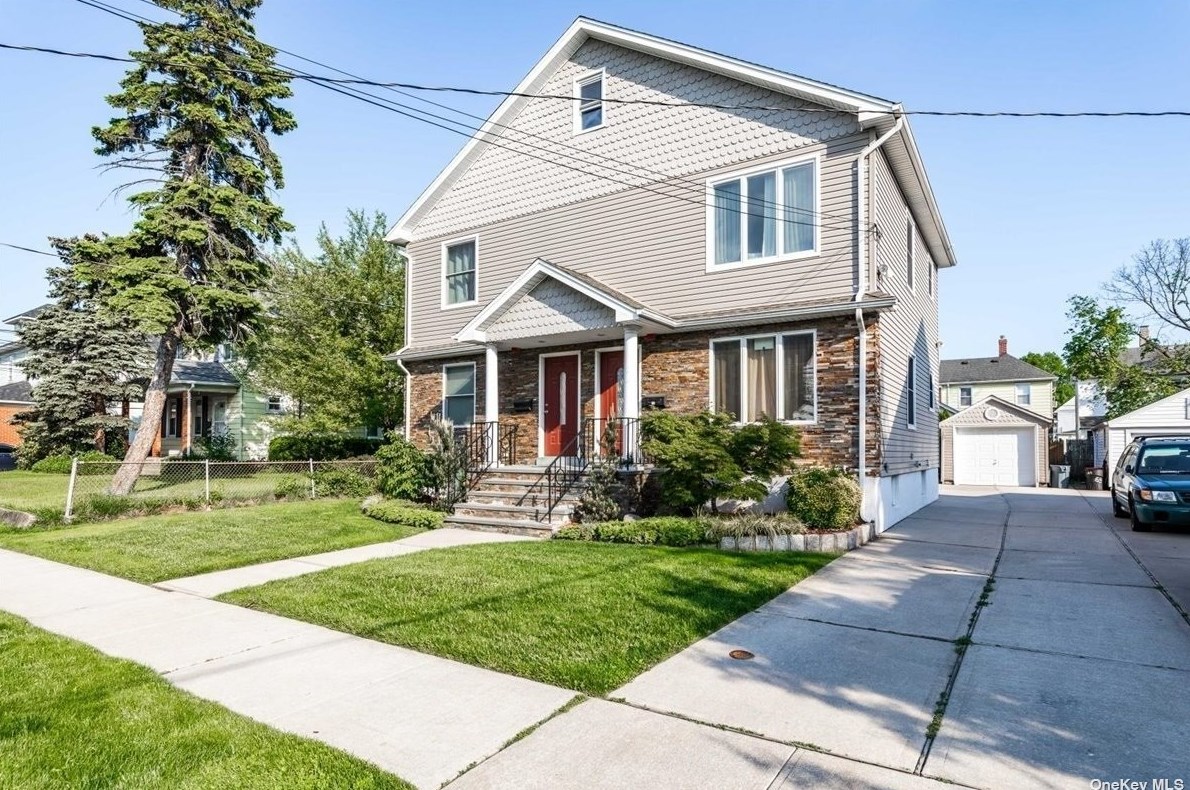 167 Jackson Ave, Garden City, NY 11501