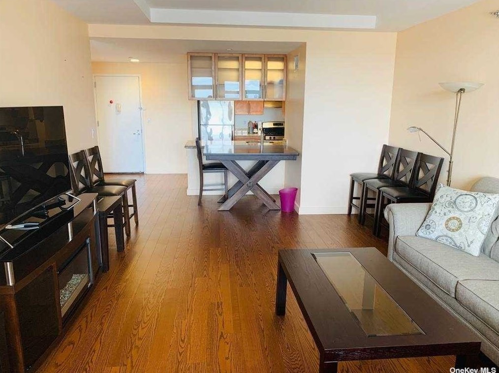 4022 College Point Blvd #ph2m, Flushing, NY 11354