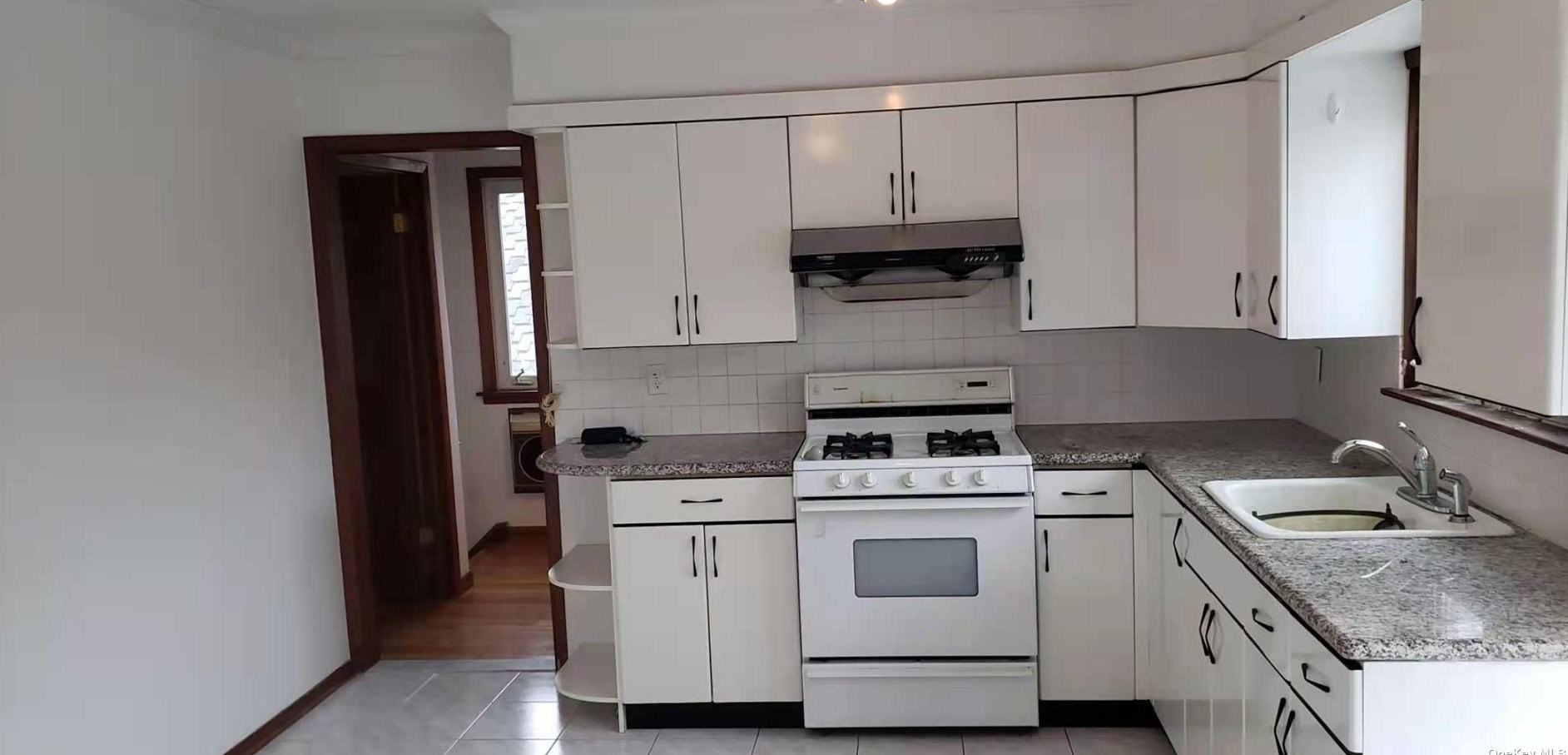 178-05 69th Ave, Flushing, NY 11365