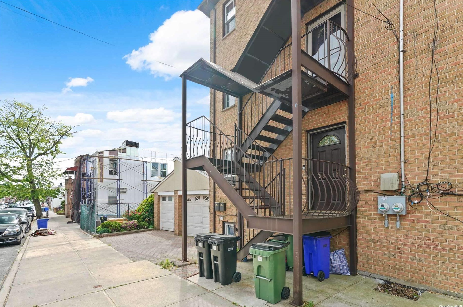 78-18 69th Ave, Flushing, NY 11379-5038