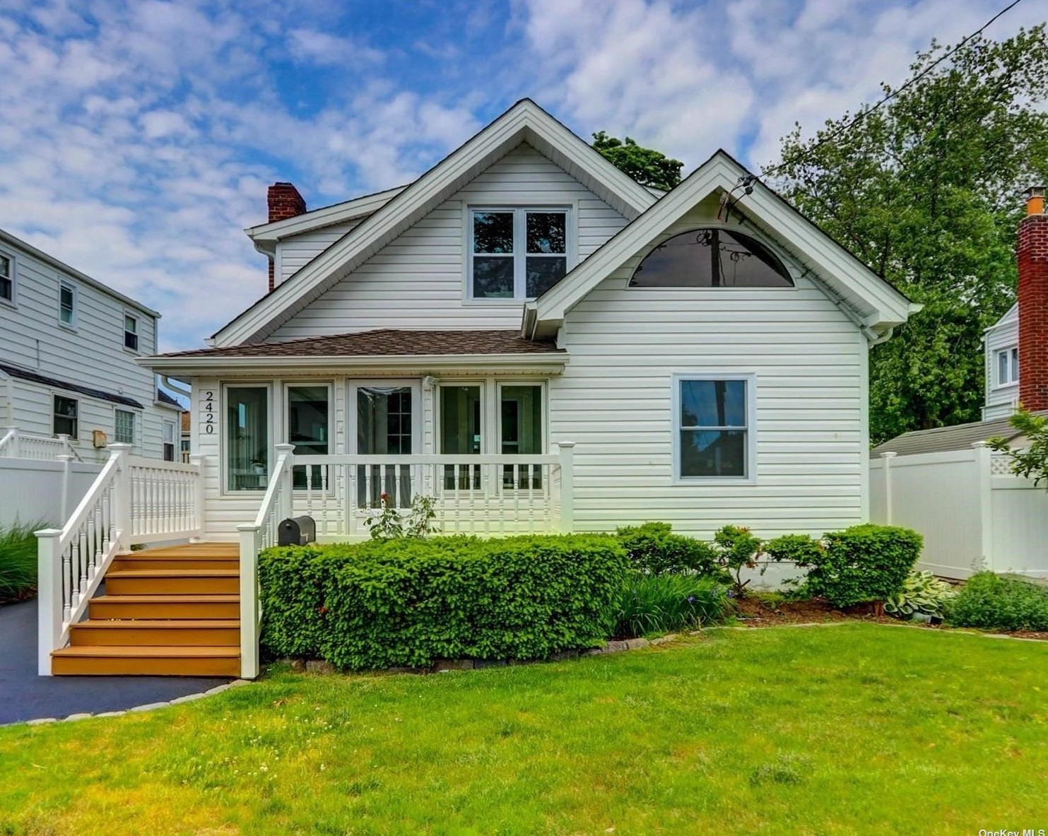 2420 Babylon St, North Wantagh, NY 11793