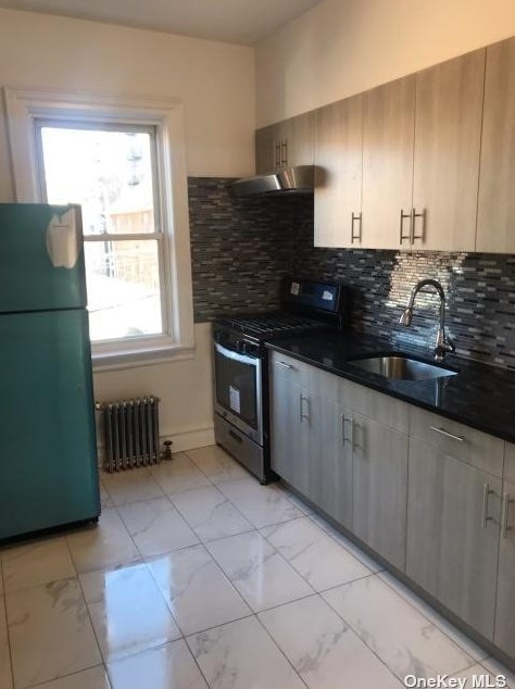 35-53 71st St #2nd Fl, Flushing, NY 11372